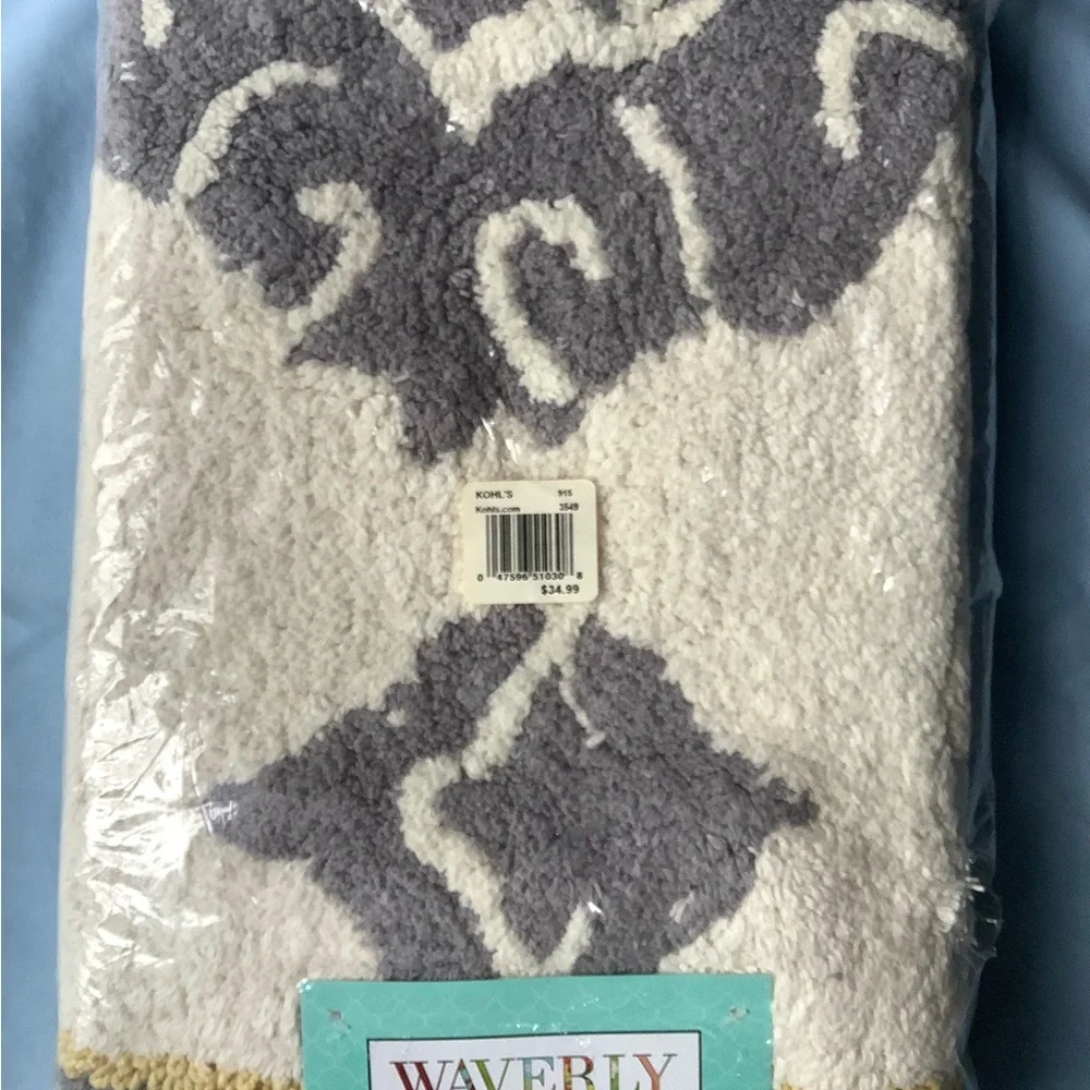 New in the bag Waverly Bath Rug Mat 20x30 Gorgeous Beige Blue-Grey, yellow trim